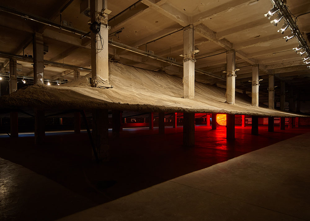 Nave Intermediae de Matadero Madrid c on la intervención de Guillermo Santomá