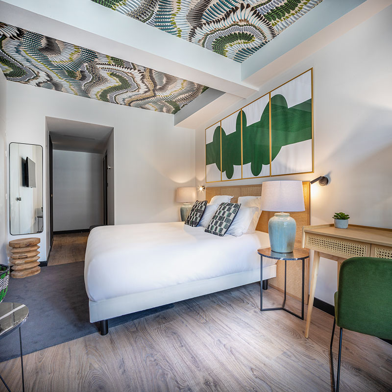 Un homenaje a la ciudad de Viena, la habitación Vienne del hotel de Maison du Monde en La Rochelle, evoca sus bellos jardines