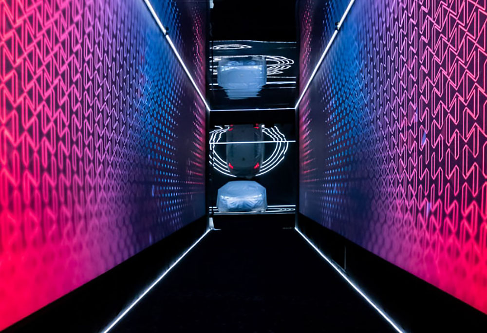 Tunel sensorial de Marcel Wanders en la via della Spiga para Audi Lab City
