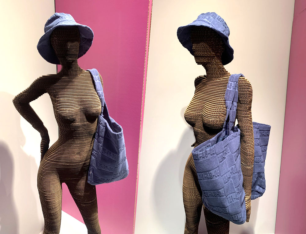 Maniquí de cartón diseñado por Cartonlab
