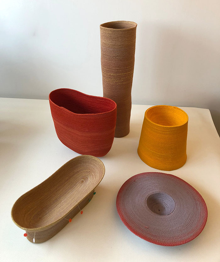 Cristina Vallejo y su estudio EL Sur Design participan en la exposición con una serie de vasijas  creadas especialmente para Madre Natura Madrid Design Festival e inspiradas en los colores y paisajes del planeta.