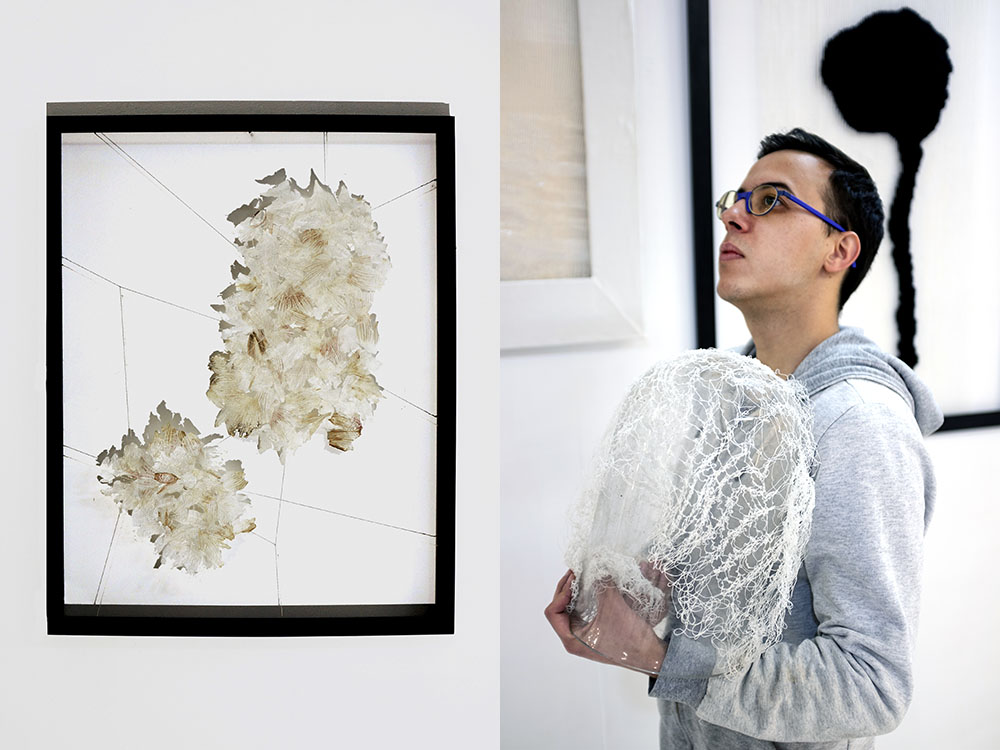 Josep Safon rodeado de sus piezas de arte textil.Maison&Objet 2023 Rising Talents made in Spain
