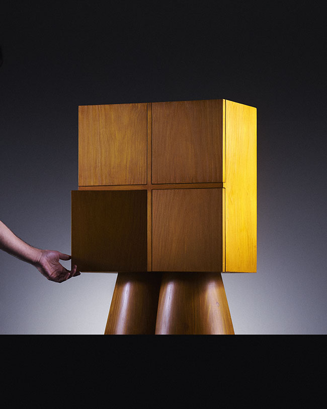 Reliquary, madera de pino teñida. Miguel Leiro Maison&Objet Rising Talents 2023
