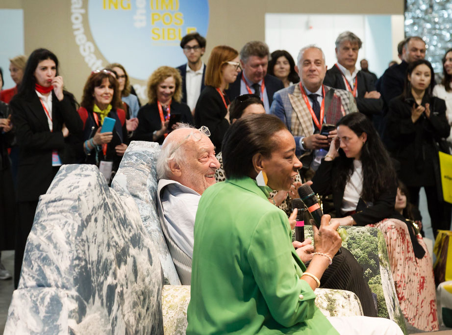 Gaetano Pesce y Marva Griffin en el SaloneSatellite 2023