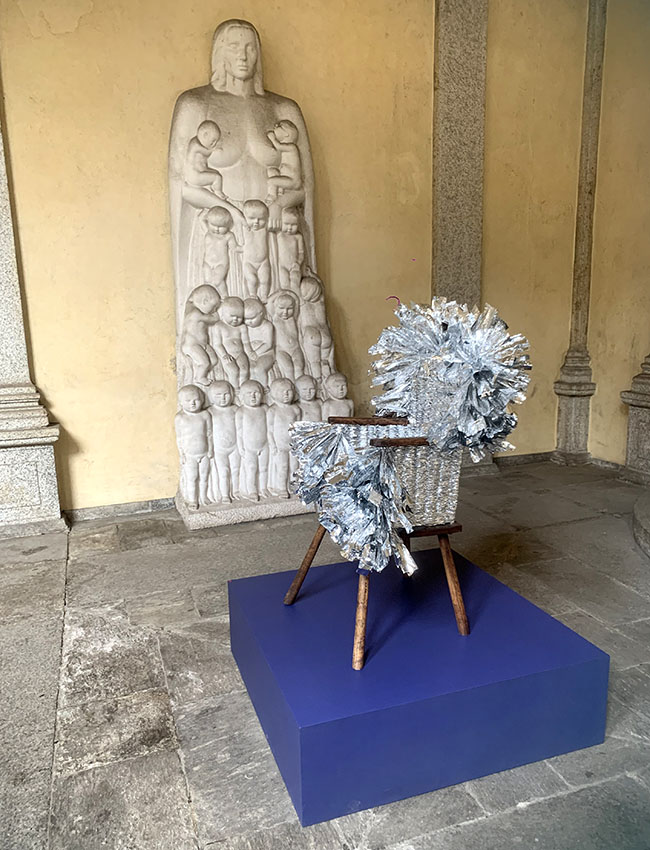Loewe Chairs Diseño Moda Milan 2023