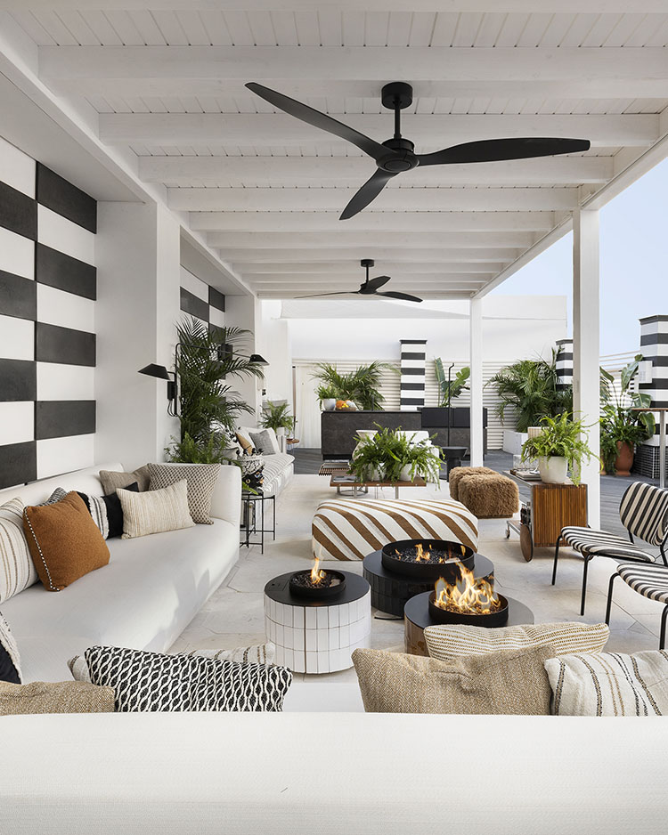 La Rayuela de Marisa Gallo, premio al mejor tratamiento de la luz y el color, Marbella Design & Art 2024