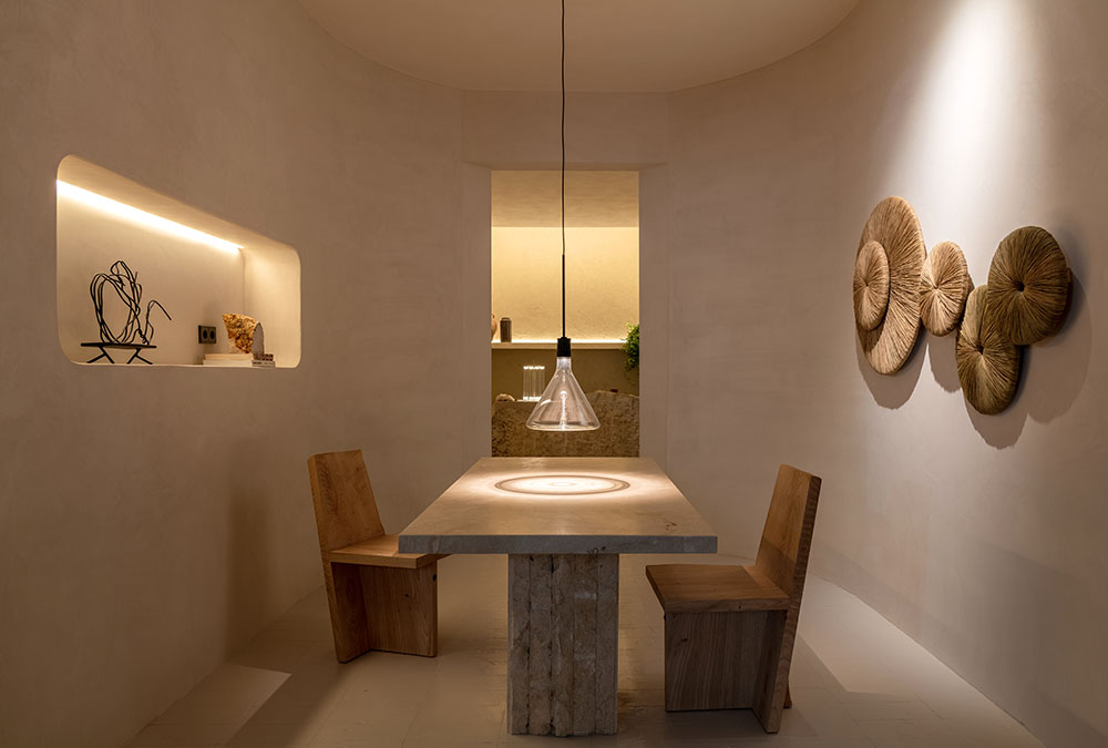 Le Cave por Nina Dubarr. Segundo premio al Proyecto más ecológico y sostenible. Marbella Design & Art 2024