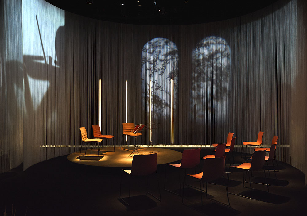 Stand de Arper por Maio Architects. Salone del Mobile.Milano 2026